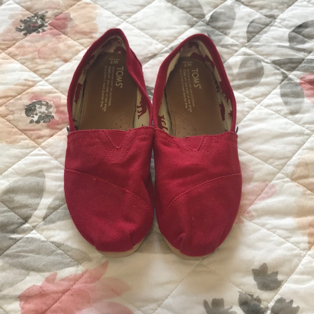 Toms